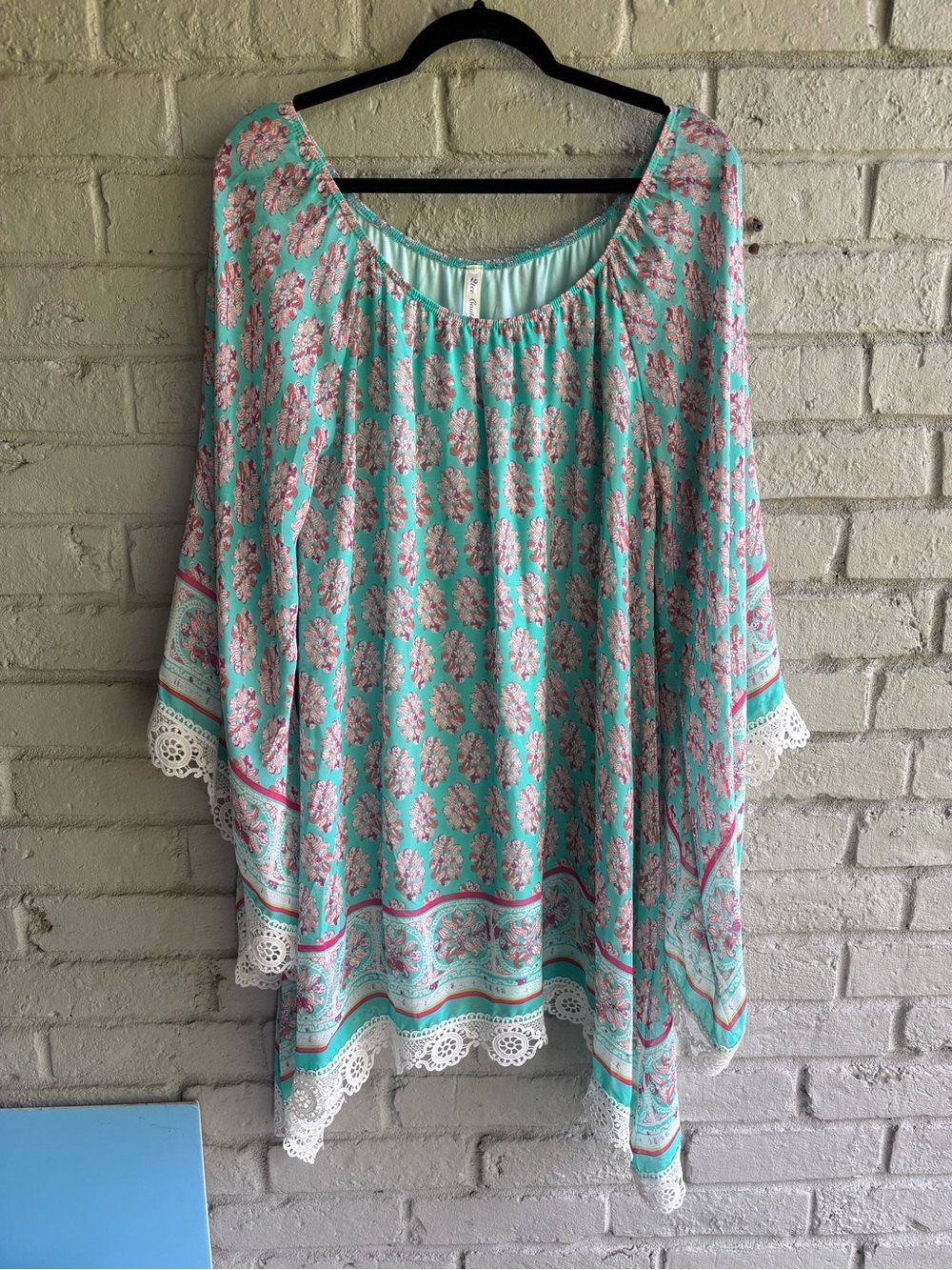 2tee Couture Mint Floral Boho Tunic with Pink and White Accents EUC fully lined